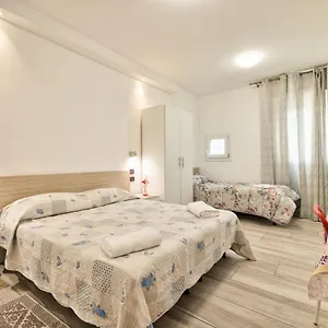 Гостевой дом Venice Pink House, Маргера