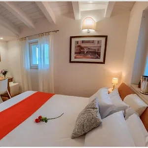 https://villa-aquarius.it-lombardy.com